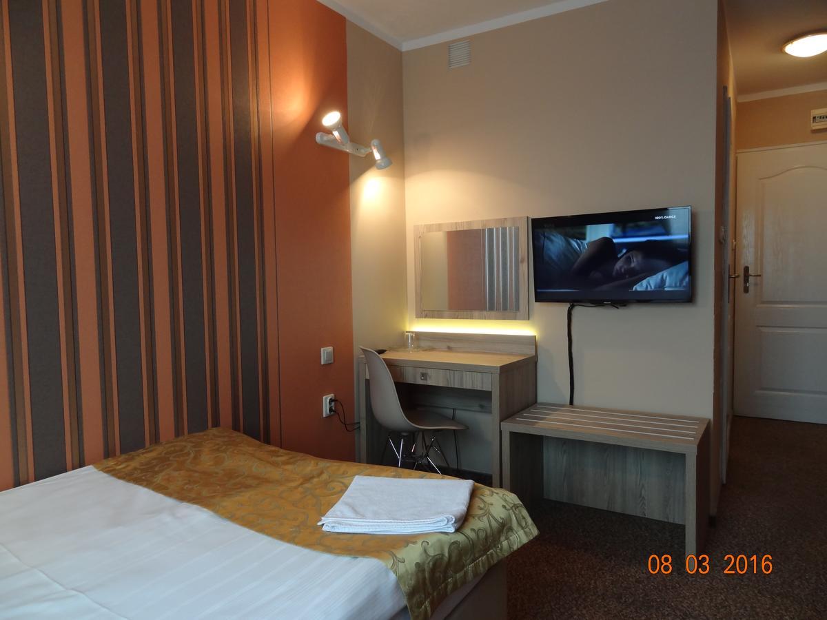 Hotel Restauracja Cukropol Gostyn  Exterior photo
